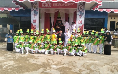 Drumband MIN 22 HSU Semarakkan Upacara HUT RI ke-80 di Amuntai Utara